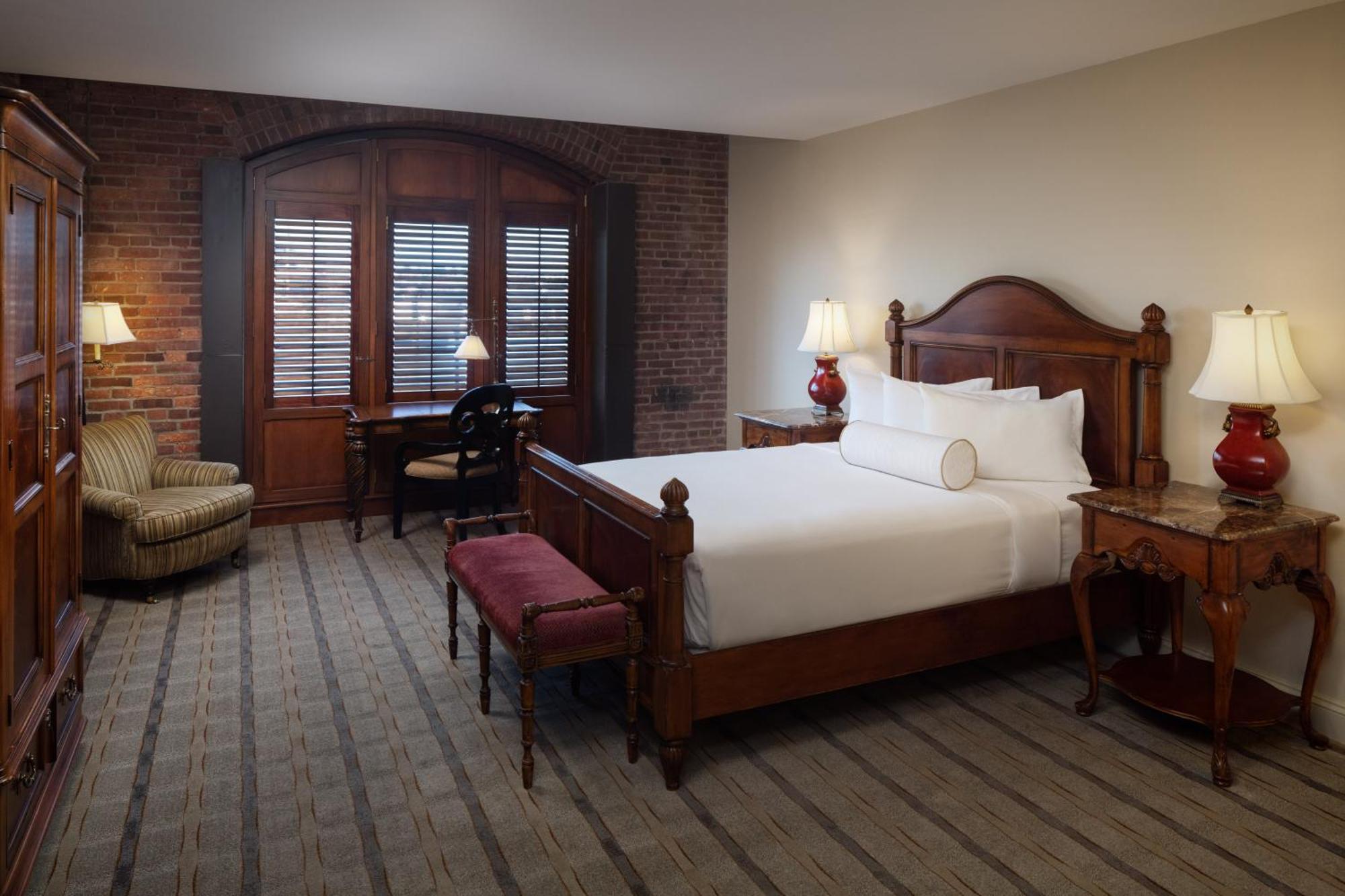 The Inn At Henderson'S Wharf, Ascend Hotel Collection Baltimore Room photo